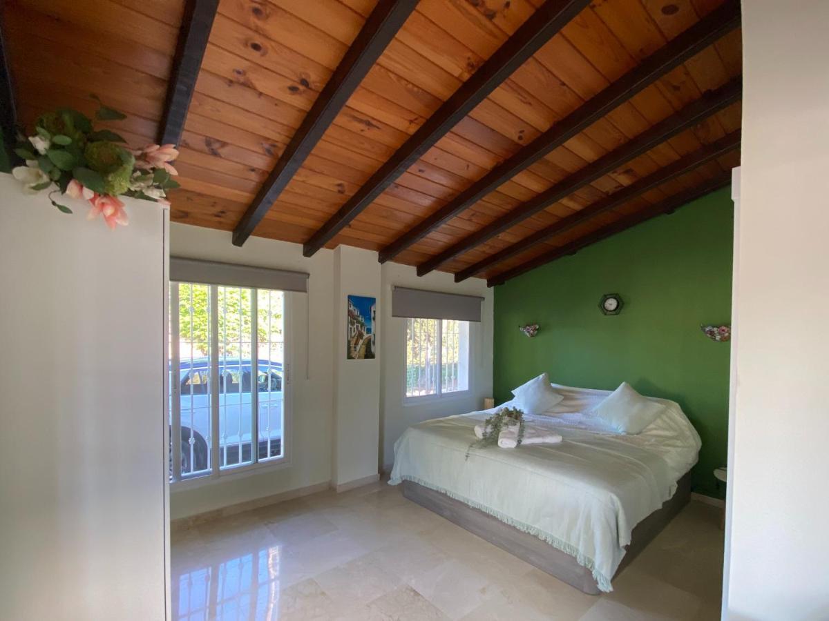 مبيت وإفطار Alhaurín el Grande Casa Donny الغرفة الصورة
